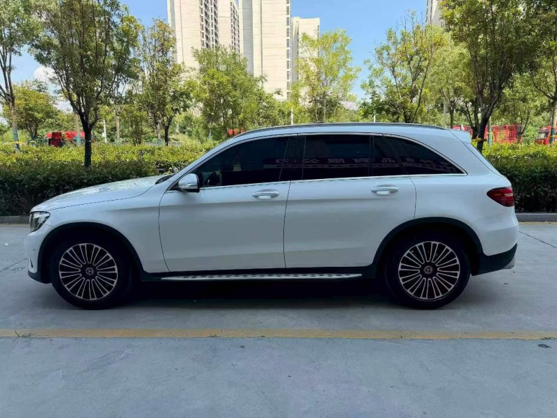 济宁19年奔驰GLC7
