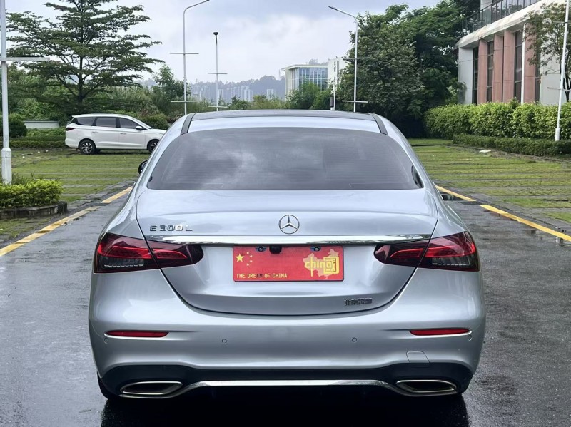 广州21年奔驰E8