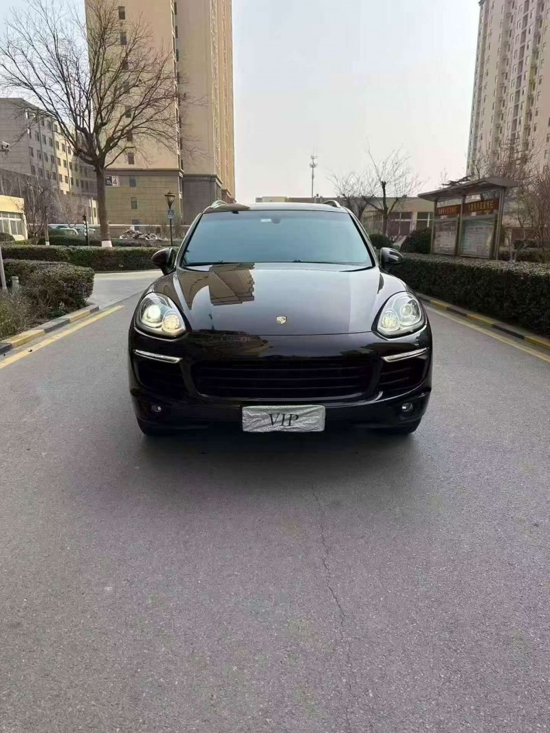 秦皇岛17年保时捷卡宴1