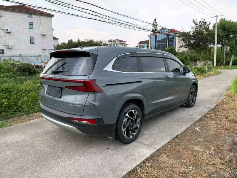 嘉兴24年现代库斯图9