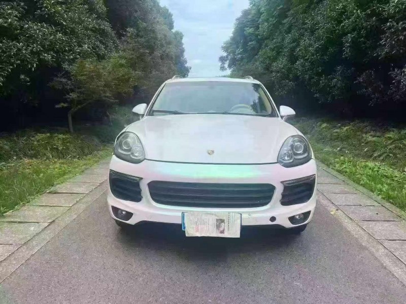 嘉兴16年保时捷卡宴1