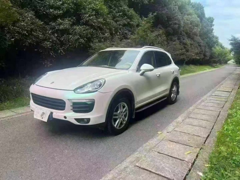 嘉兴16年保时捷卡宴2
