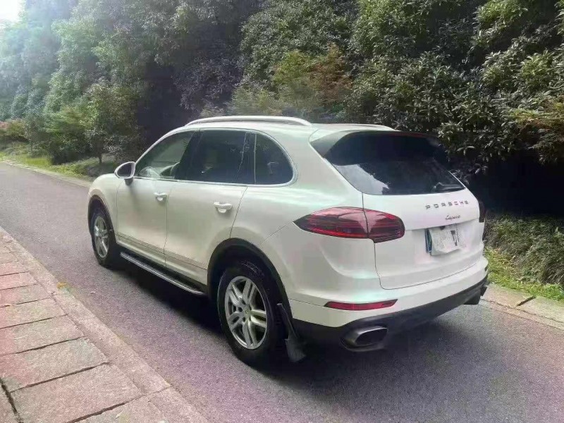 嘉兴16年保时捷卡宴8