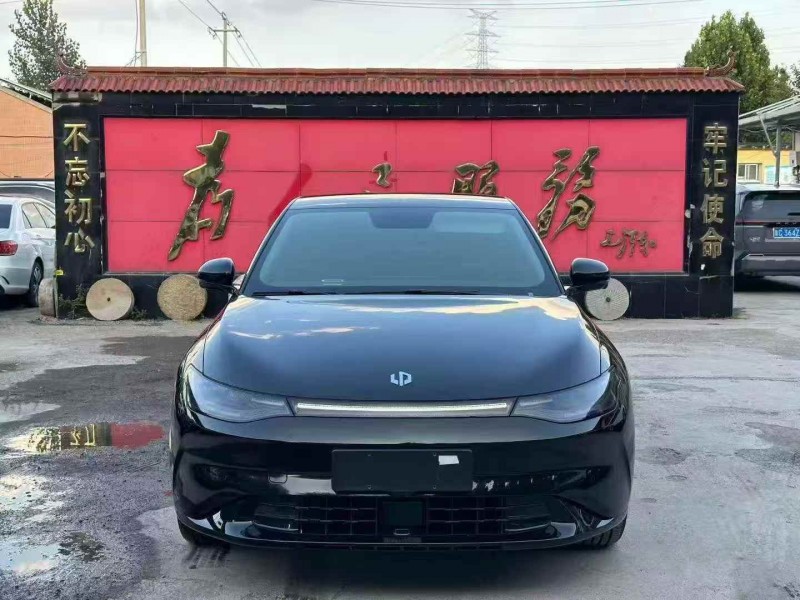 东营25年零跑汽车C011