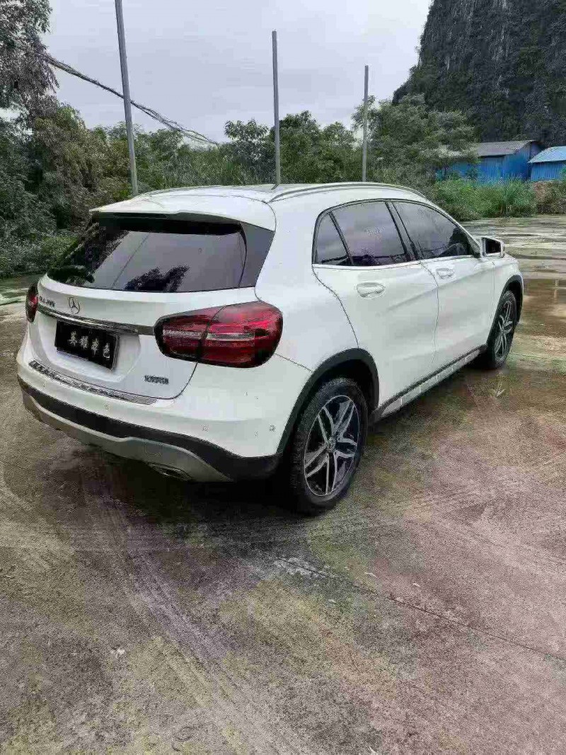 桂林17年奔驰GLA6