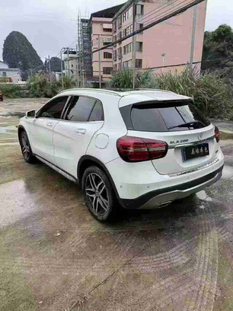 桂林17年奔驰GLA7