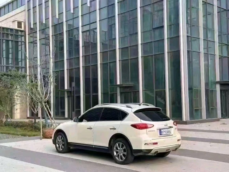 青岛17年英菲尼迪QX506