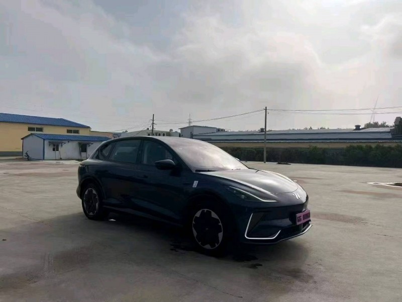 青岛25年智己LS72