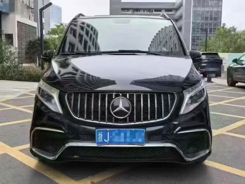 深圳19年奔驰威霆1