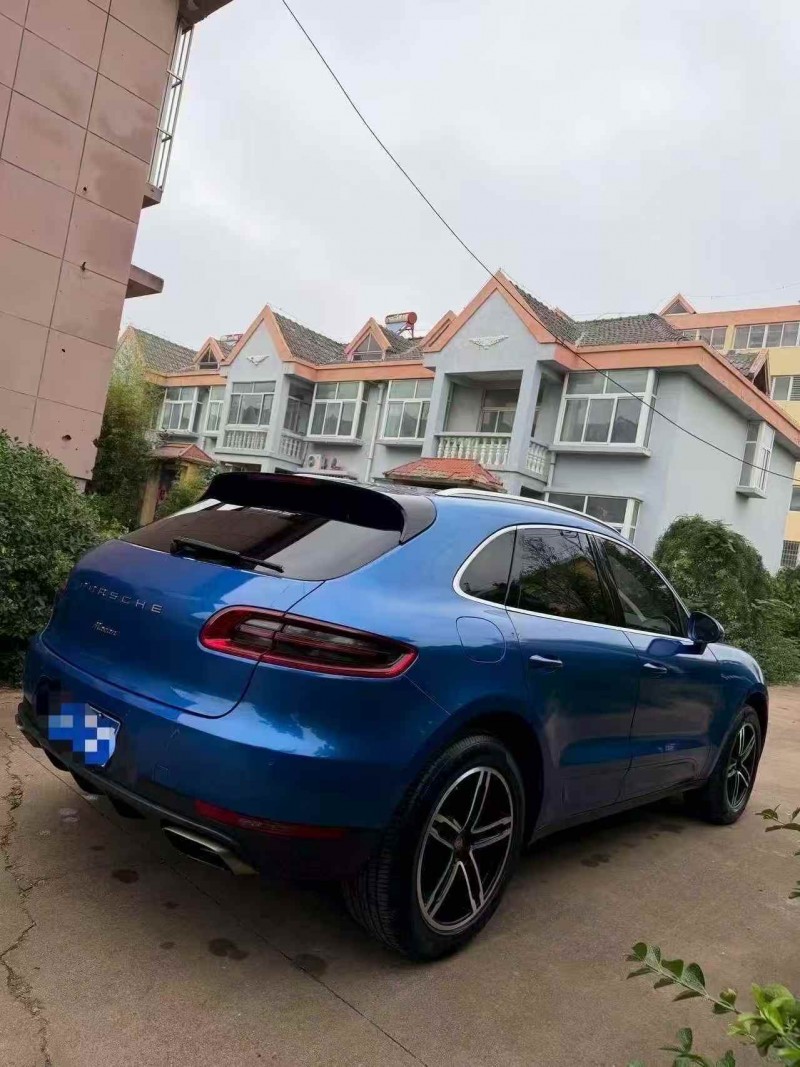 枣庄15年保时捷Macan7