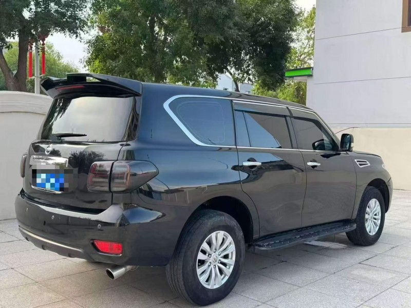 保定20年日产途乐8