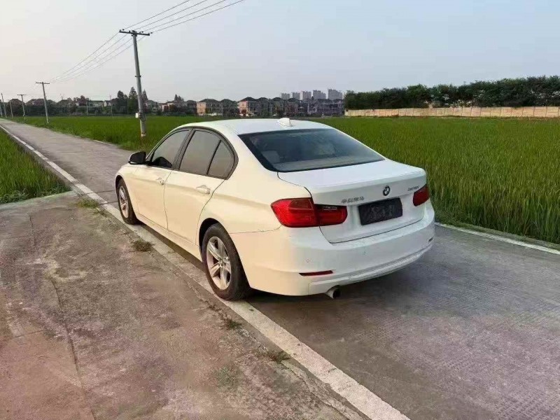 湖州13年宝马3系9