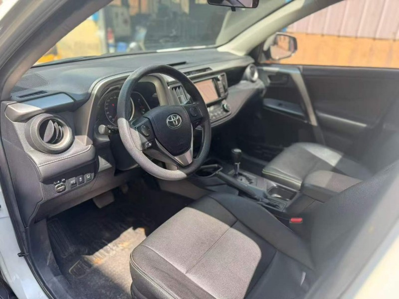 青岛18年丰田RAV4荣放4