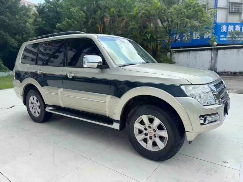 湛江18年三菱帕杰罗3