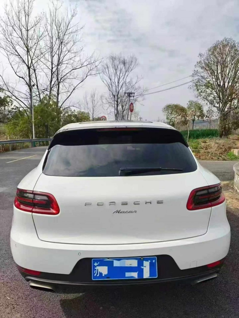 蚌埠16年保时捷Macan9