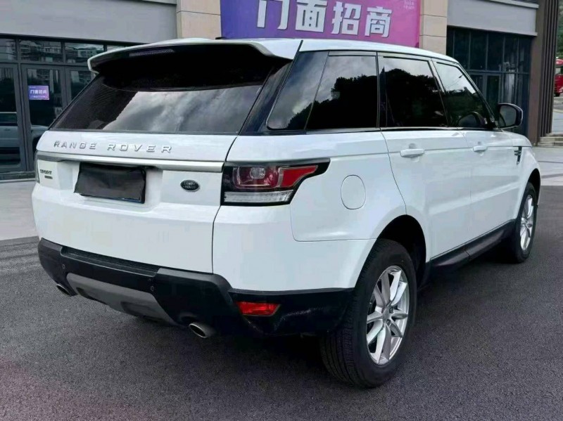 重庆17年路虎揽胜运动8