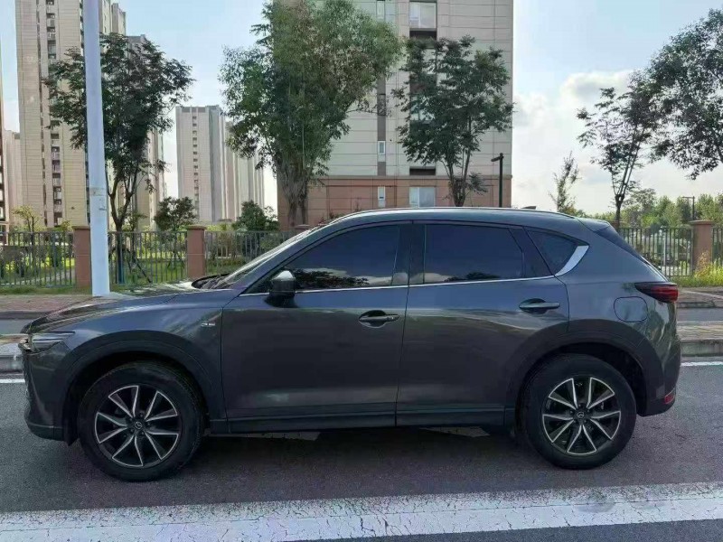 黄石18年马自达CX-58
