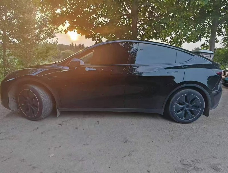 济宁23年特斯拉MODEL Y3
