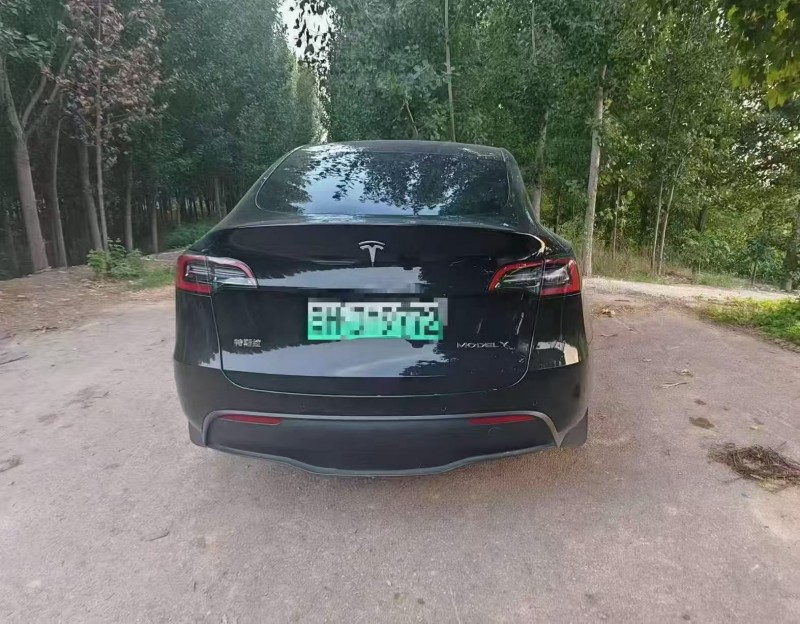 济宁23年特斯拉MODEL Y4