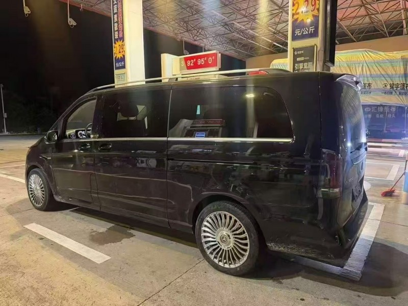 南昌25年奔驰V8