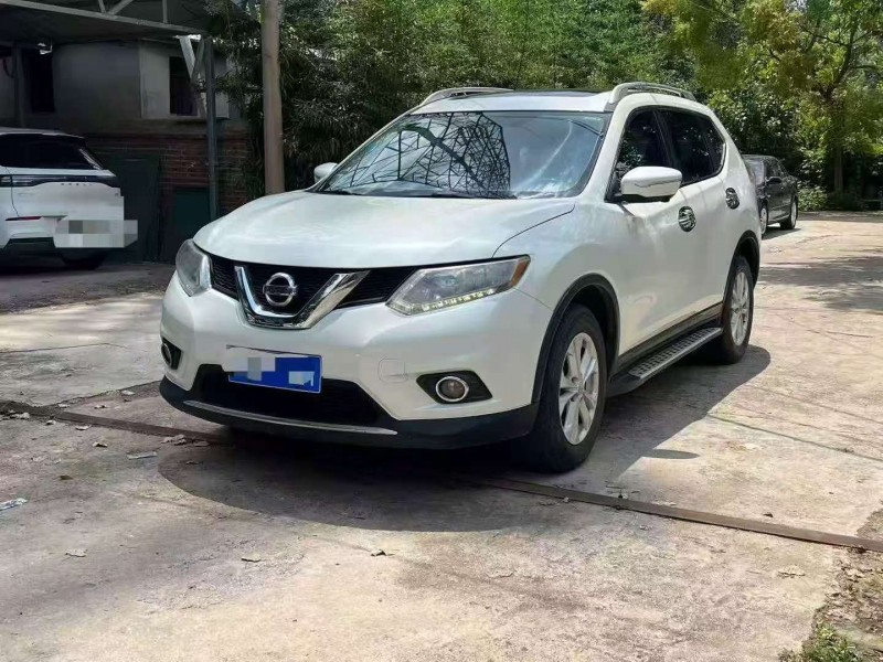 濰坊14年日產奇駿2