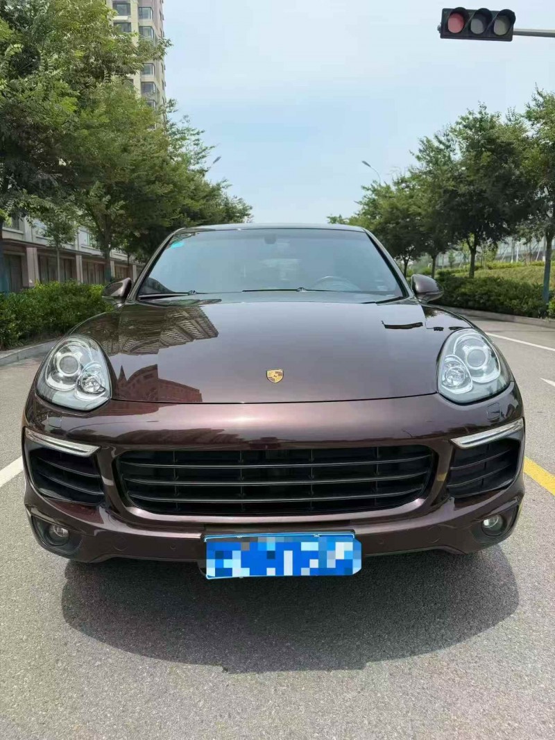 潍坊16年保时捷卡宴1