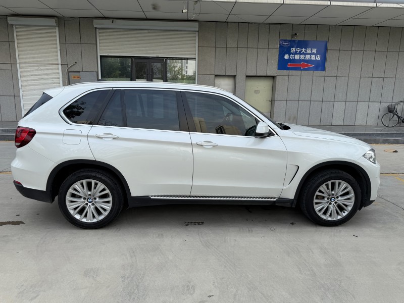 济宁17年宝马X54