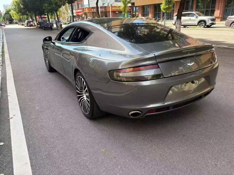岳阳14年阿斯顿·马丁Rapide5