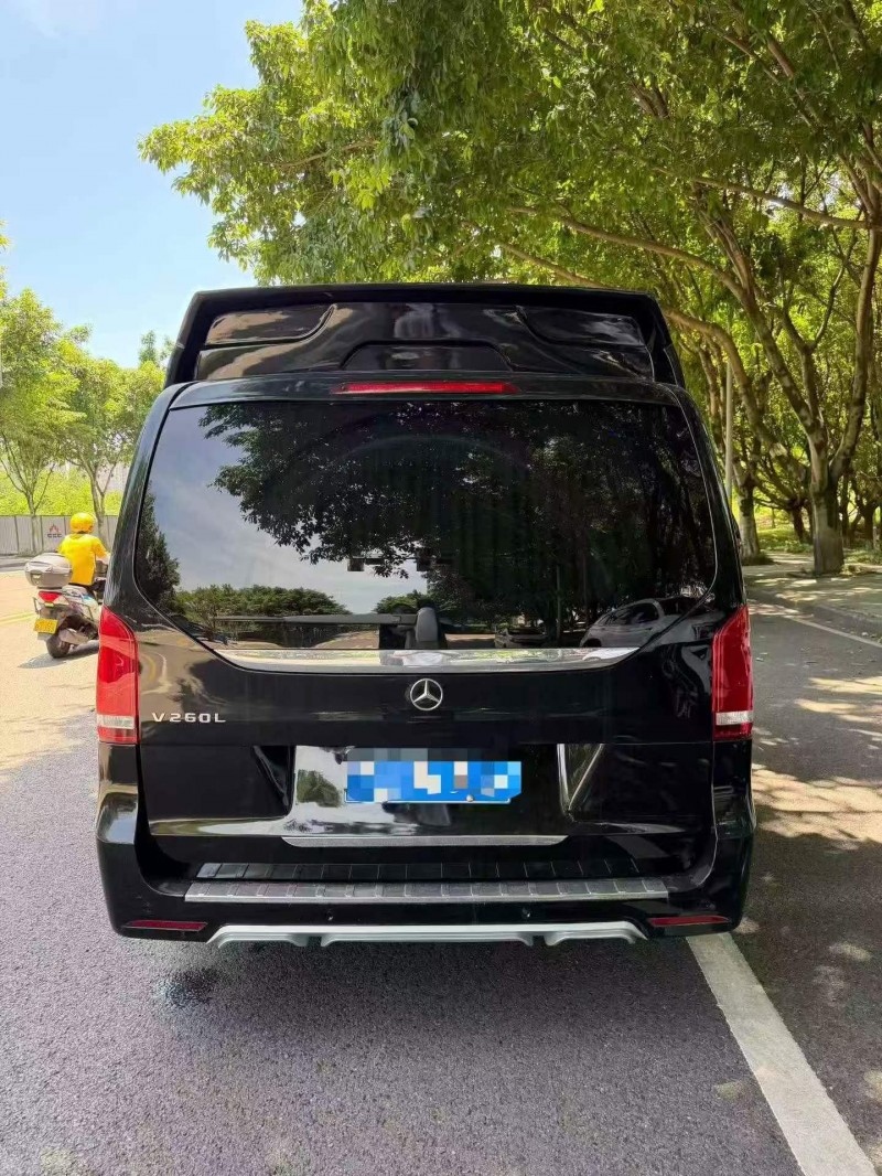 重庆20年奔驰V8