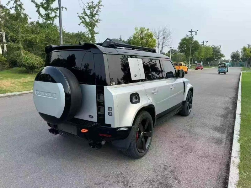 东营23年路虎卫士8