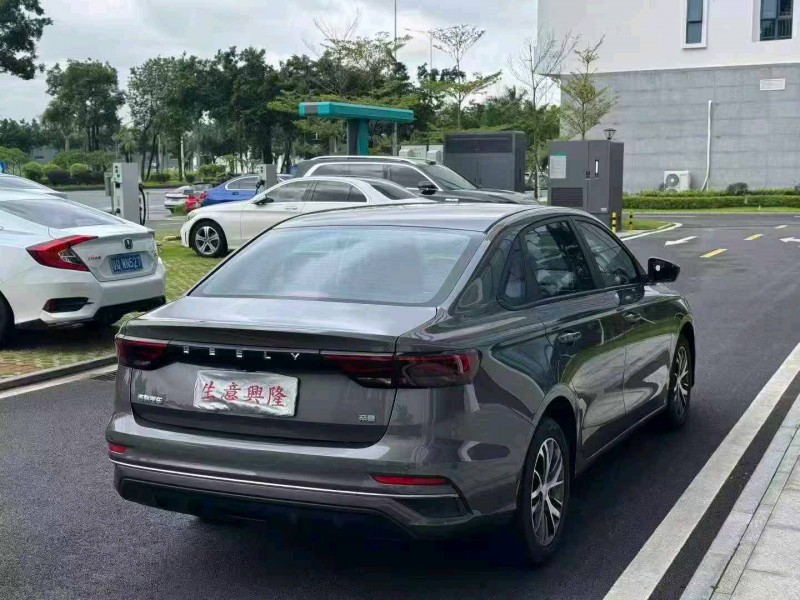 珠海23年吉利帝豪8