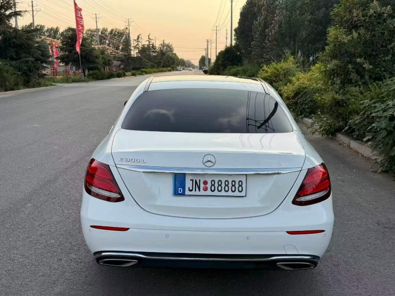 嘉兴17年奔驰E8