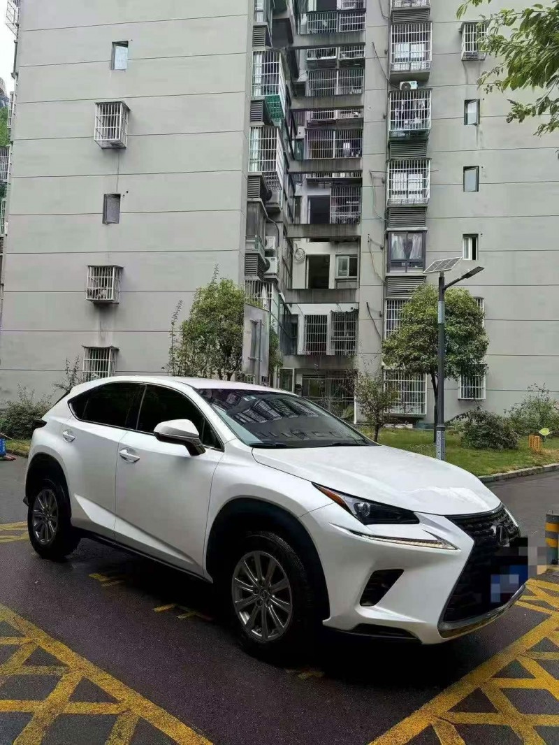 重庆18年雷克萨斯NX3