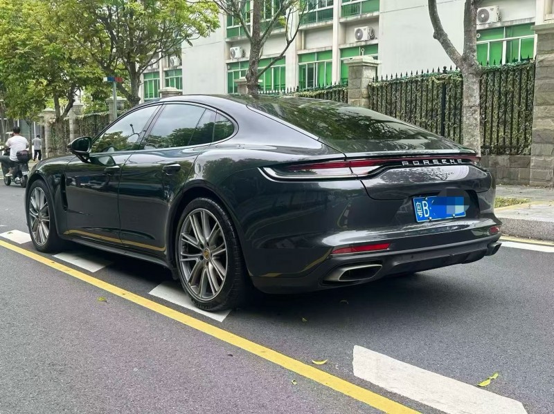 深圳23年保时捷帕拉梅拉8