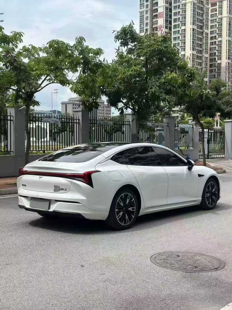 济宁23年哪吒S7
