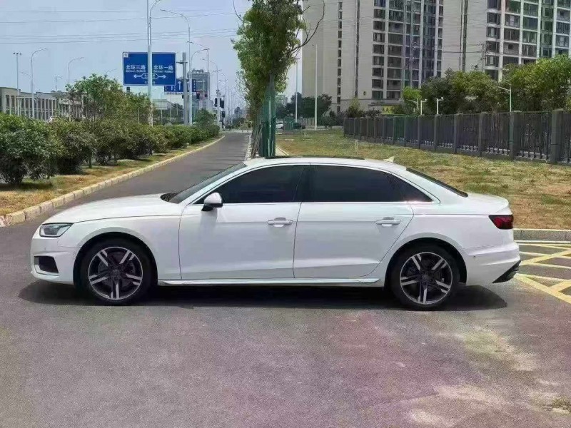 宜昌22年奥迪A4L8