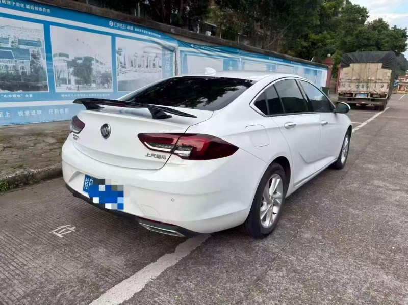 防城港22年别克君越9