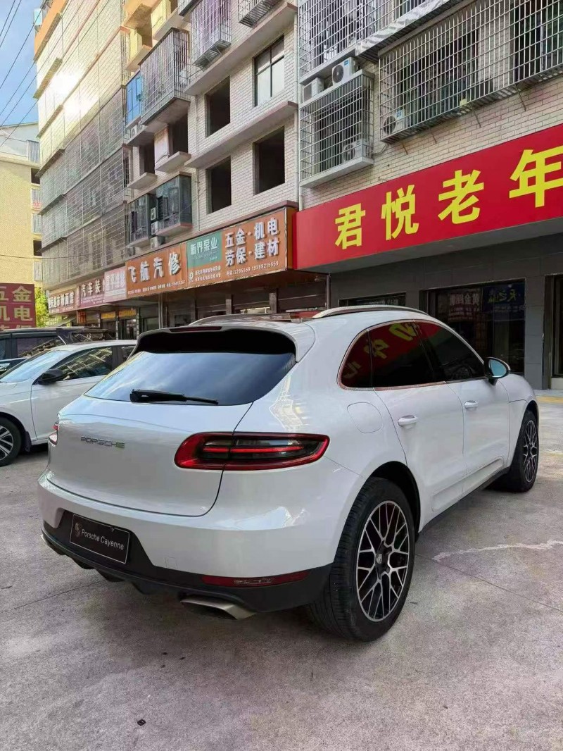 湘潭17年保时捷Macan8