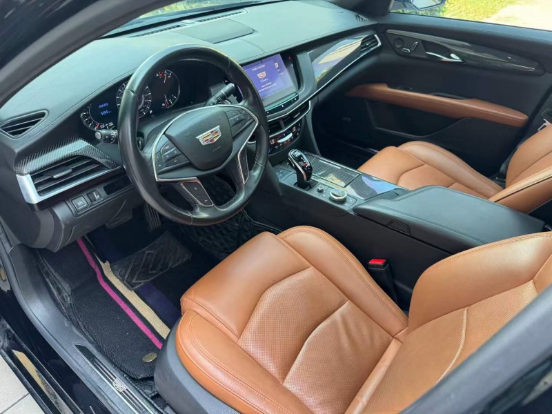 济宁21年凯迪拉克CT66