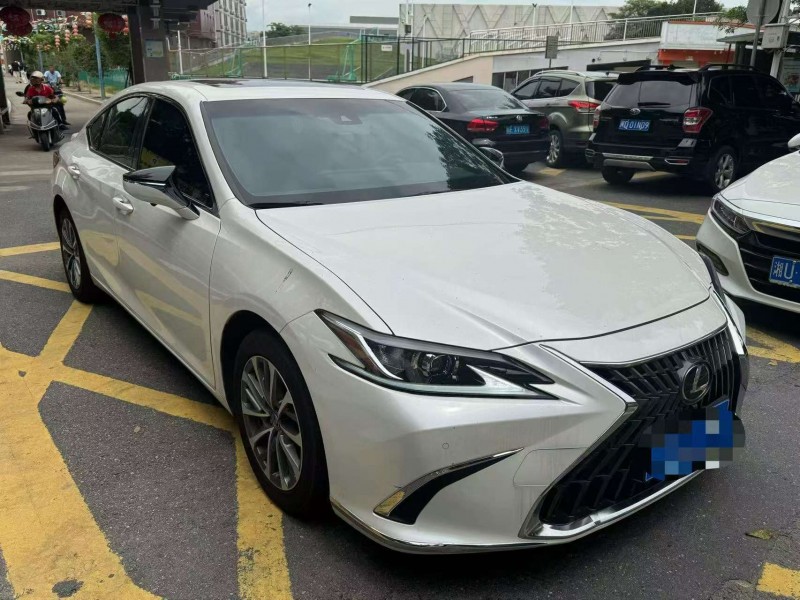 福州23年雷克萨斯ES2