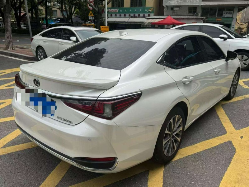 福州23年雷克萨斯ES8
