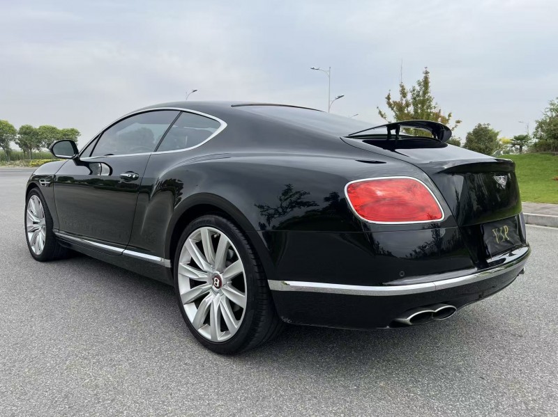 淮安18年宾利欧陆8