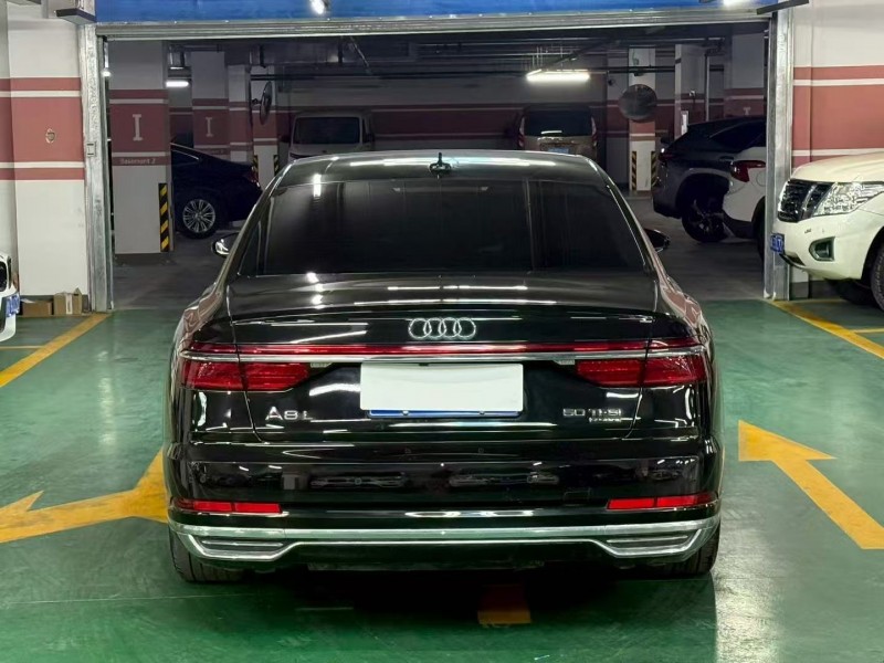 郑州21年奥迪A8L8
