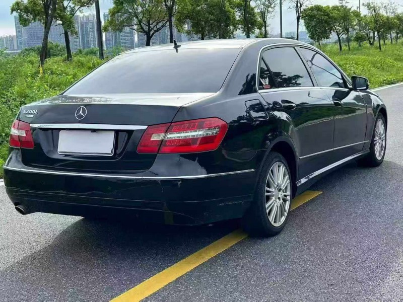 深圳12年奔驰E8