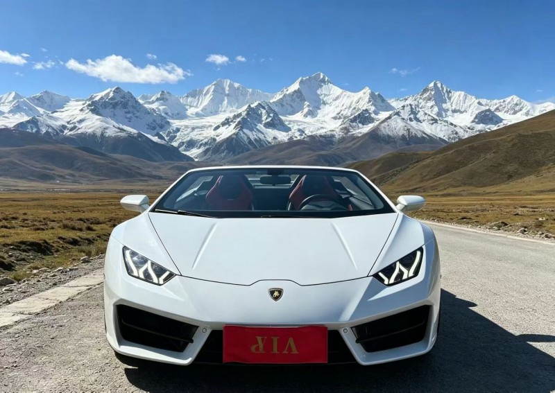 济宁18年兰博基尼Huracan1