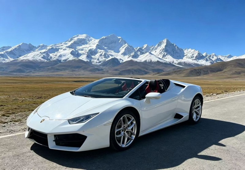 济宁18年兰博基尼Huracan2