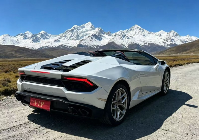 济宁18年兰博基尼Huracan8