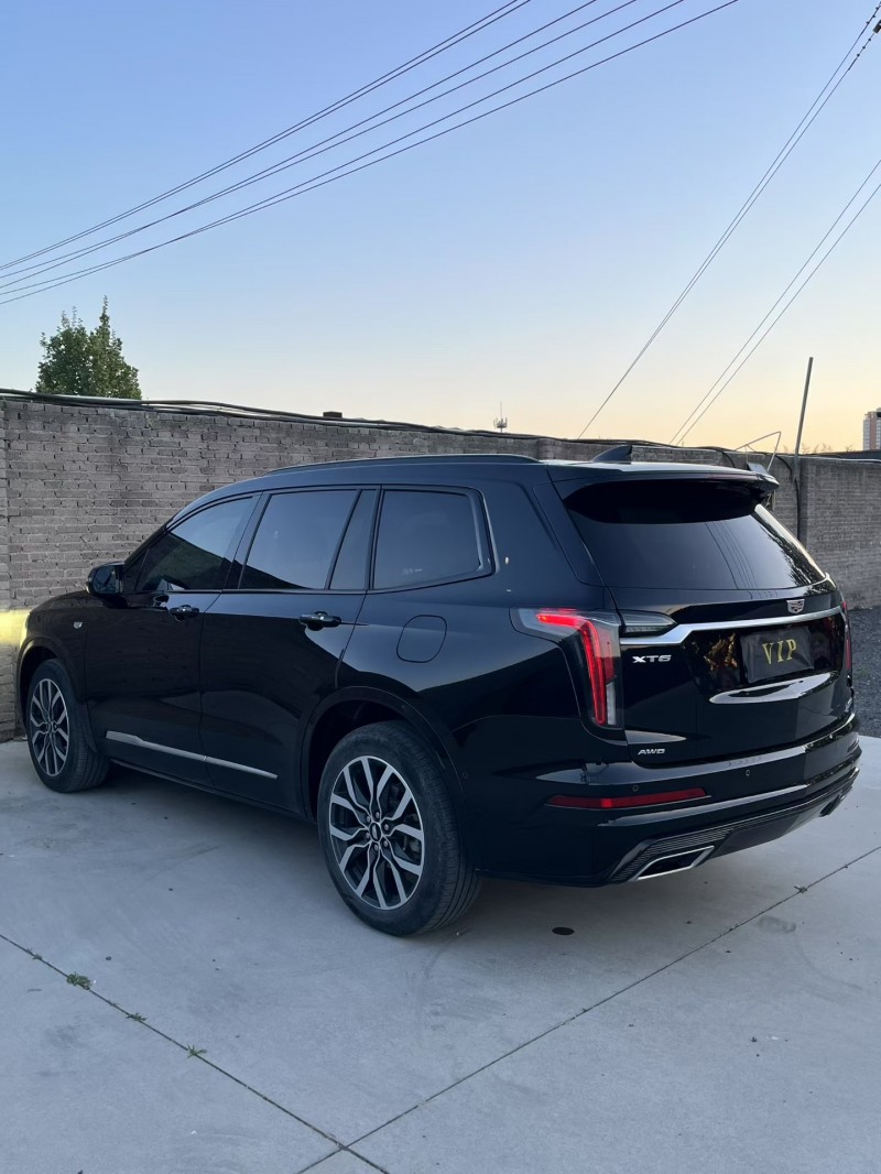 廊坊20年凯迪拉克XT68