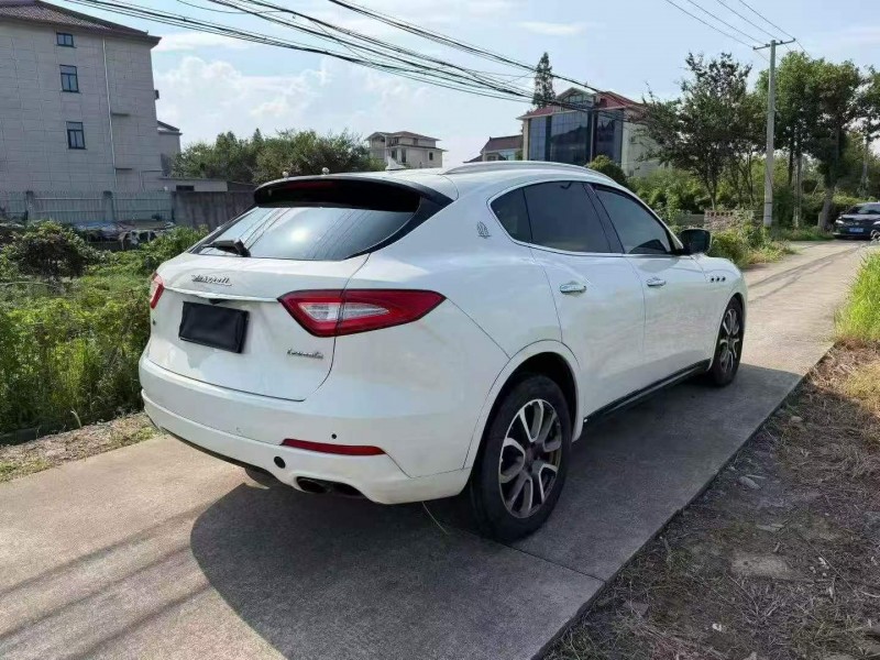 嘉兴18年玛莎拉蒂Levante7