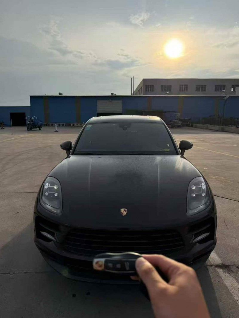苏州20年保时捷Macan1